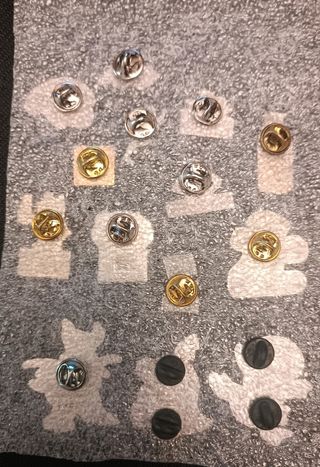 Lote 14 Pins Marcas y Pokémon