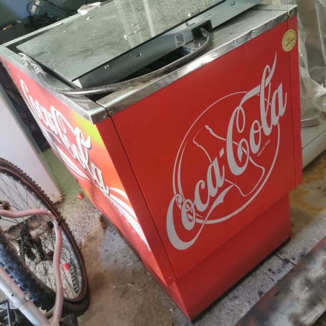 Nevera Coca-Cola totalmente