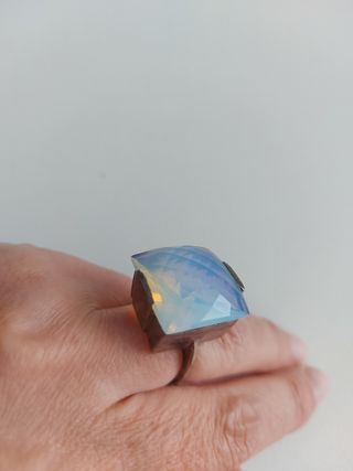 Sortija plata y piedra luna