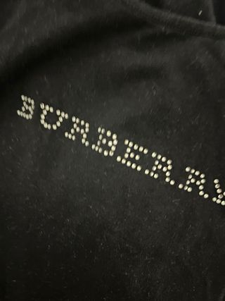 Camiseta Burberry con diamantes