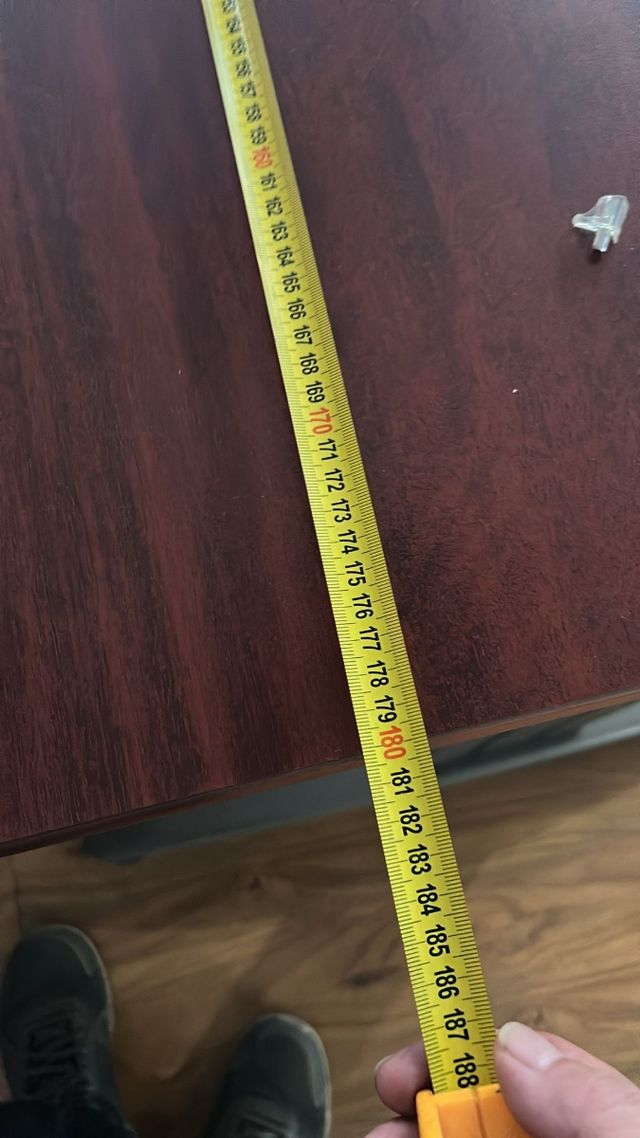 Mesa de despacho
180 cm de ancho 