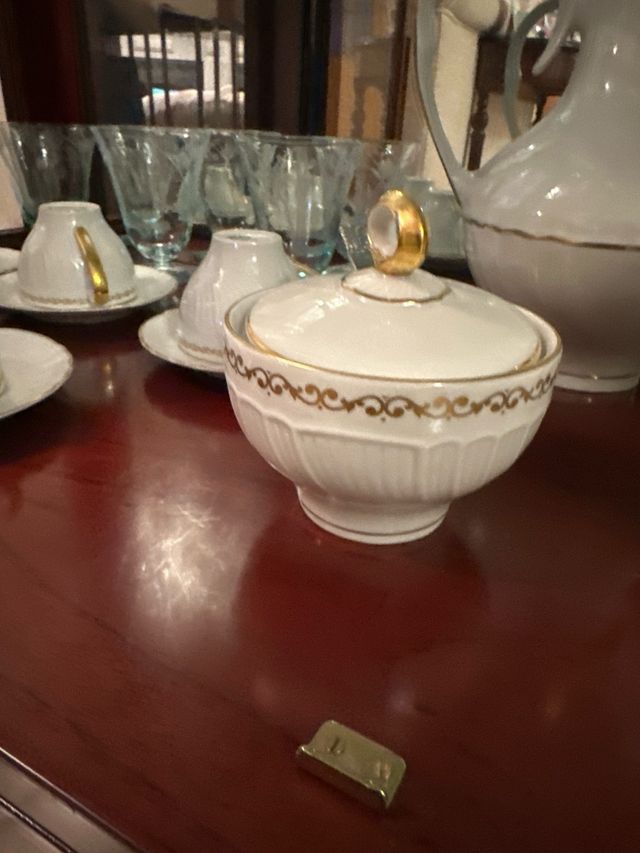 Juego de café porcelana blanco y dorado 10 tazas