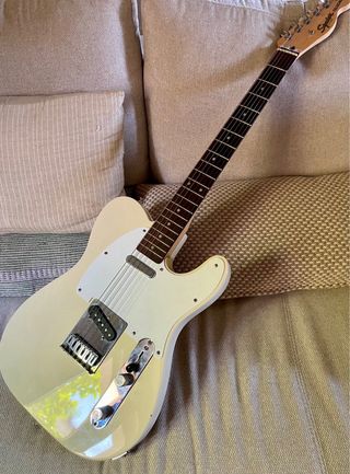 Squier by Fender Telecaster con mejoras
