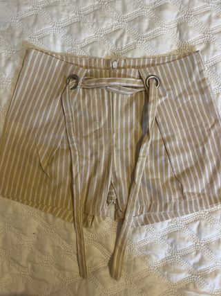 Shorts de rayas para niña