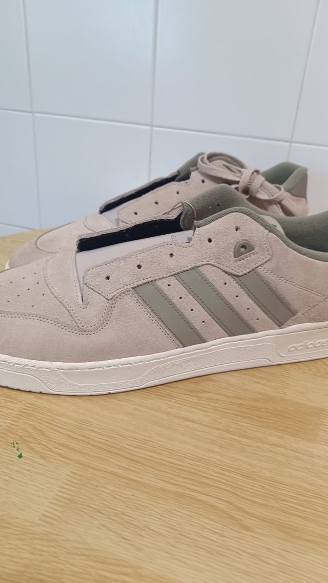 Zapatillas Adidas Talla GRANDE 54.