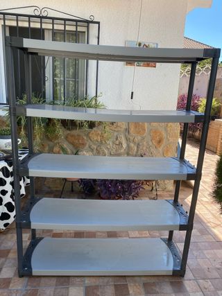Estanterías de plástico duro para trastero