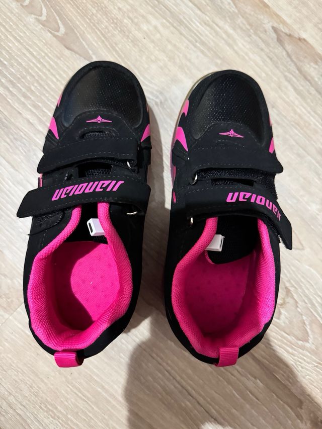 Zapatillas con ruedas y luces , talla 34-35