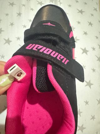 Zapatillas con ruedas y luces , talla 34-35