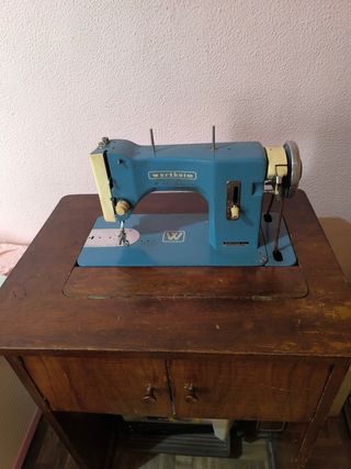 Máquina de coser Wertheim antigua