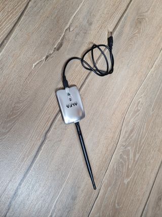Adaptador Wi-Fi Alfa Network con antena. Nuevo. 