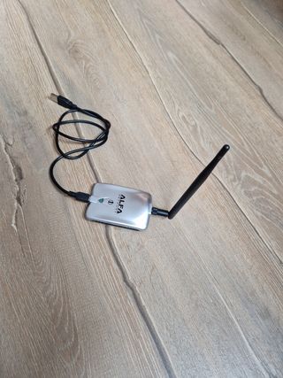 Adaptador Wi-Fi Alfa Network con antena. Nuevo. 