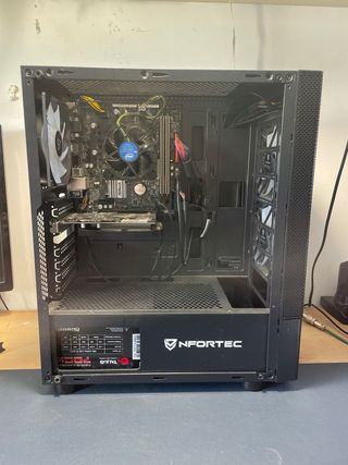 PC Gaming Negro, no es asus.