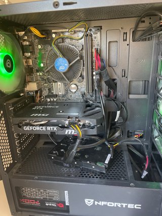 PC Gaming Negro, no es asus.