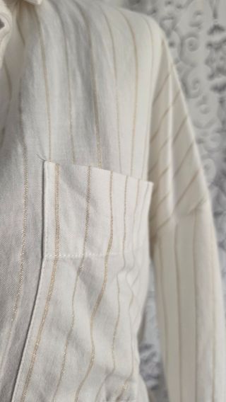 Conjunto Camisa Zara Blanca y Camiseta Dorada