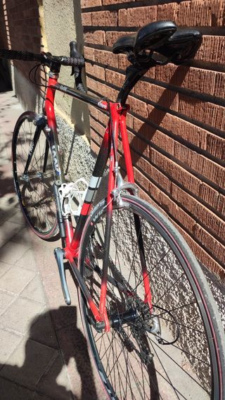 Bicicleta Look Roja y Negra
Super ligera 