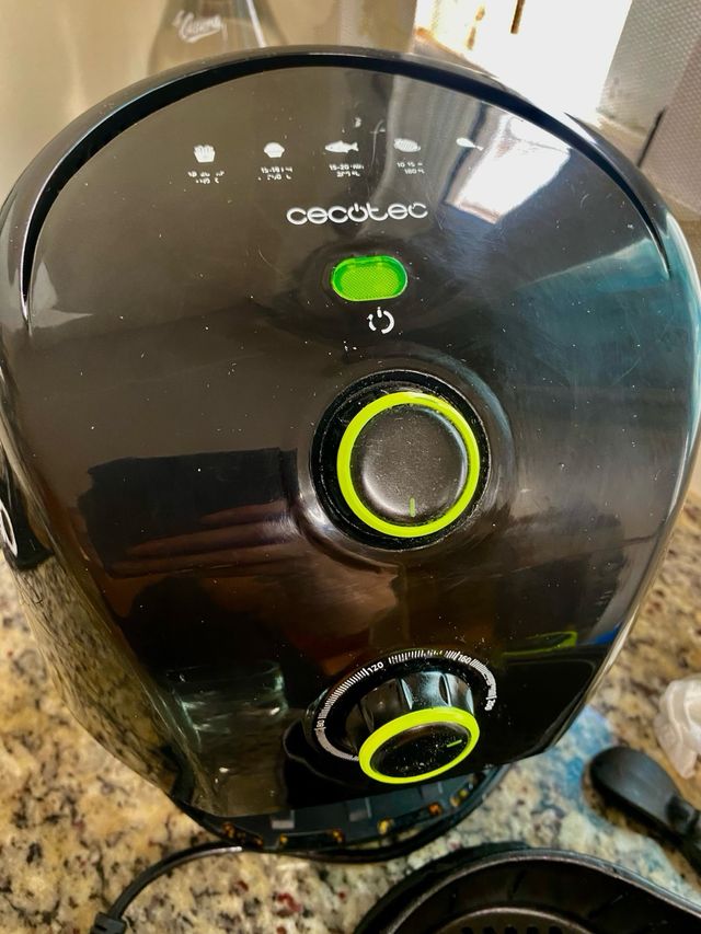 Freidora Cecotec Negra  Regalo 6 Vasos de Cristal