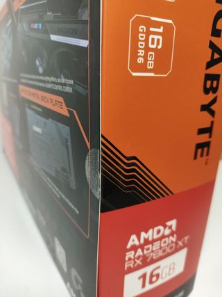 Tarjeta Gráfica Gigabyte RX 7800 XT Gaming OC