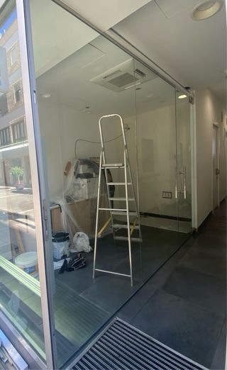 Manitas/ Handyman 