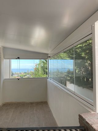 Manitas/ Handyman 