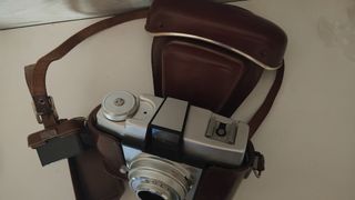 Cámara de fotos antigua ysola 4x4