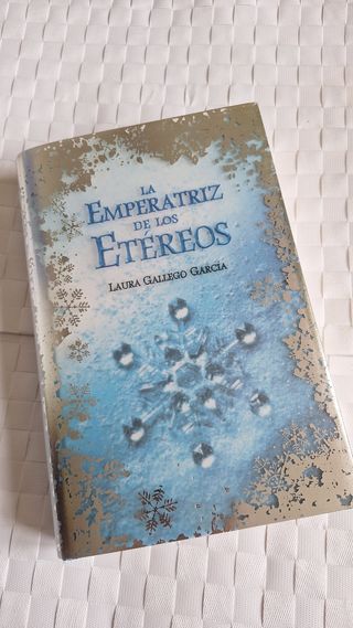 LA EMPERATRIZ DE LOS ETEREOS (Spanish Edition)