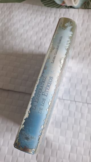 LA EMPERATRIZ DE LOS ETEREOS (Spanish Edition)