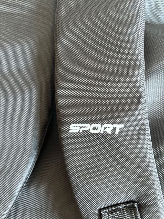 Mochila Under Armour Negra y Roja