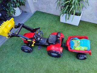 Tractor de pedales Massey Ferguson con remolque