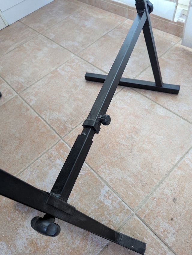 SOPORTE TECLADO BESPECO BP7RT