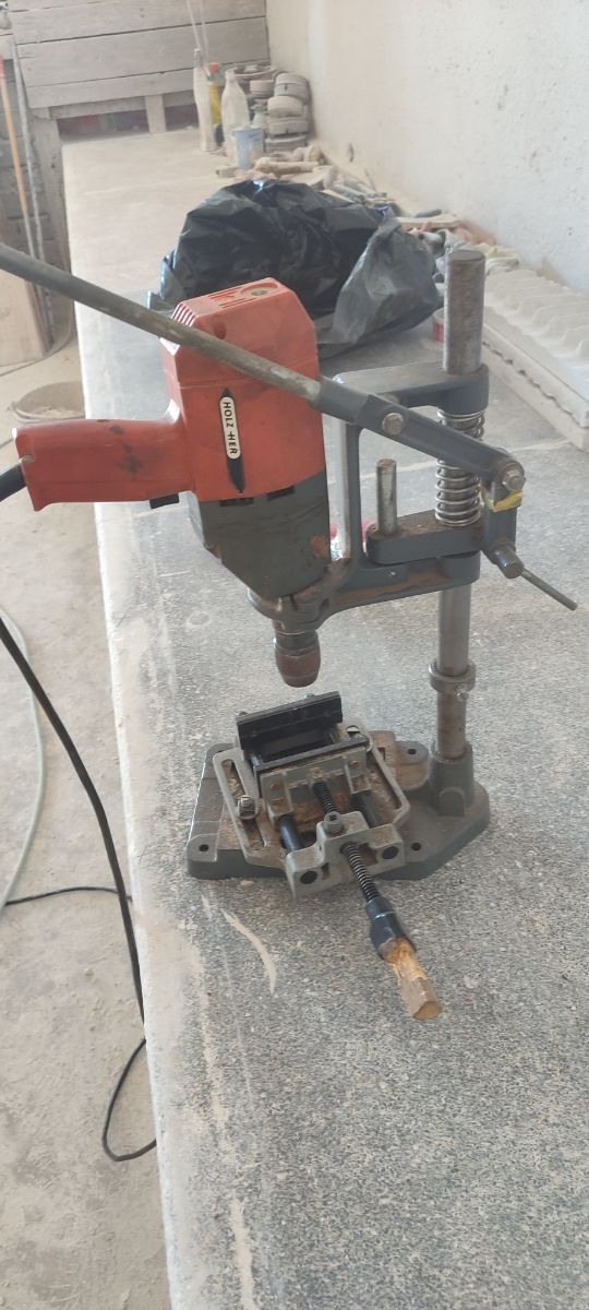 Taladro de columna HOLZ-HER
con dos mandriles