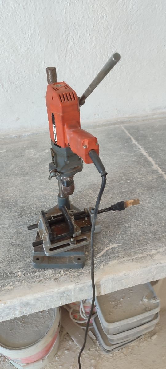 Taladro de columna HOLZ-HER
con dos mandriles