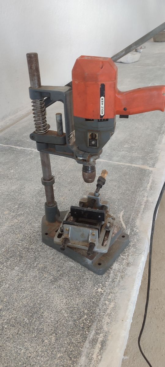 Taladro de columna HOLZ-HER
con dos mandriles