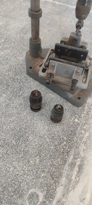 Taladro de columna HOLZ-HER
con dos mandriles