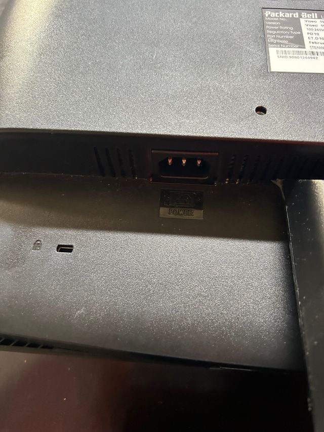 Packard Bell Monitor Negro