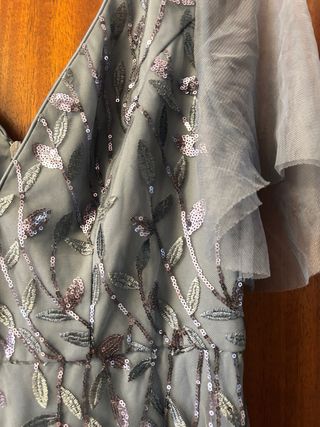 Vestido de fiesta azul con pedrería