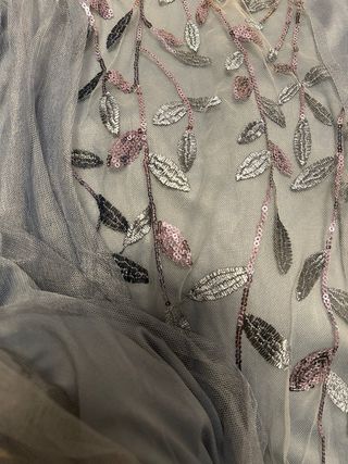 Vestido de fiesta azul con pedrería