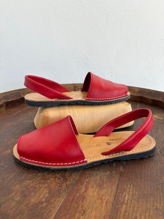 Abarcas/Avarcas Menorquinas Piel Roja Talla 37