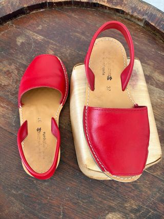 Abarcas/Avarcas Menorquinas Piel Roja Talla 37
