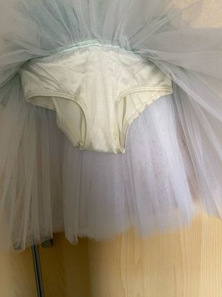 Vestito da danza verde con fiori