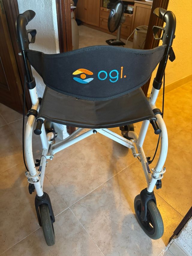 Andador 2 en 1 Silla de Ruedas Movilidad Reducida