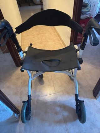 Andador 2 en 1 Silla de Ruedas Movilidad Reducida