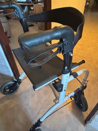 Andador 2 en 1 Silla de Ruedas Movilidad Reducida