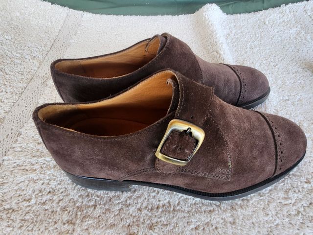 Scarpe scamosciate marroni con fibbia