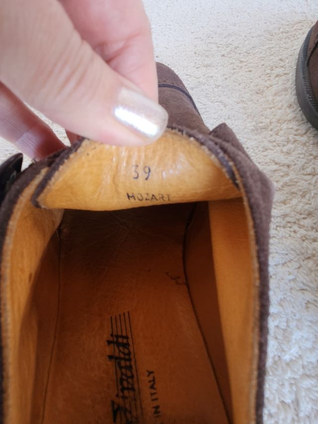 Scarpe scamosciate marroni con fibbia