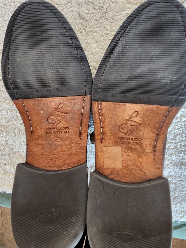 Scarpe scamosciate marroni con fibbia