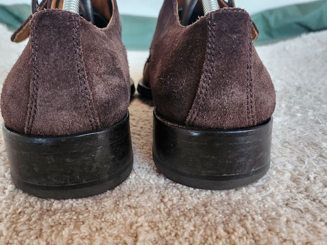 Scarpe scamosciate marroni con fibbia