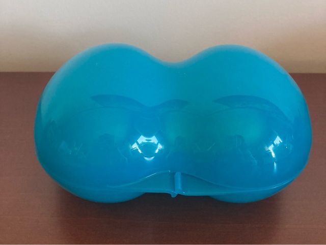 Tupperware Kiwi Box con Cuchara Cortadora