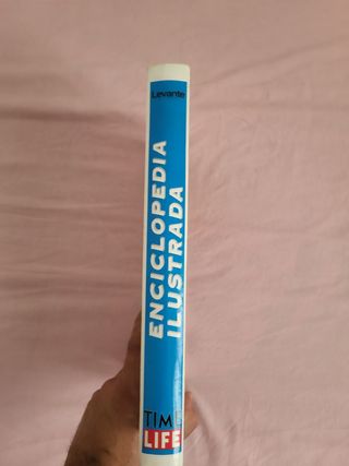 Enciclopedia ilustrada de ciencia y naturaleza.