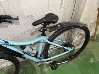 Bicicleta de montaña azul