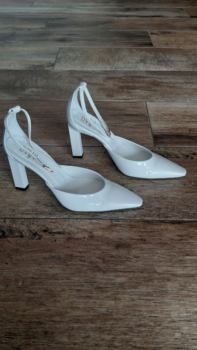 Scarpe bianche con tacco Ovye' by Cristina Lucchi